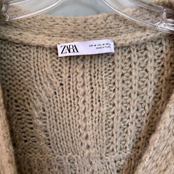 Chunky Knit Cardigan Sweater with Flower Rhinestone Buttons - Picture 4 of 6